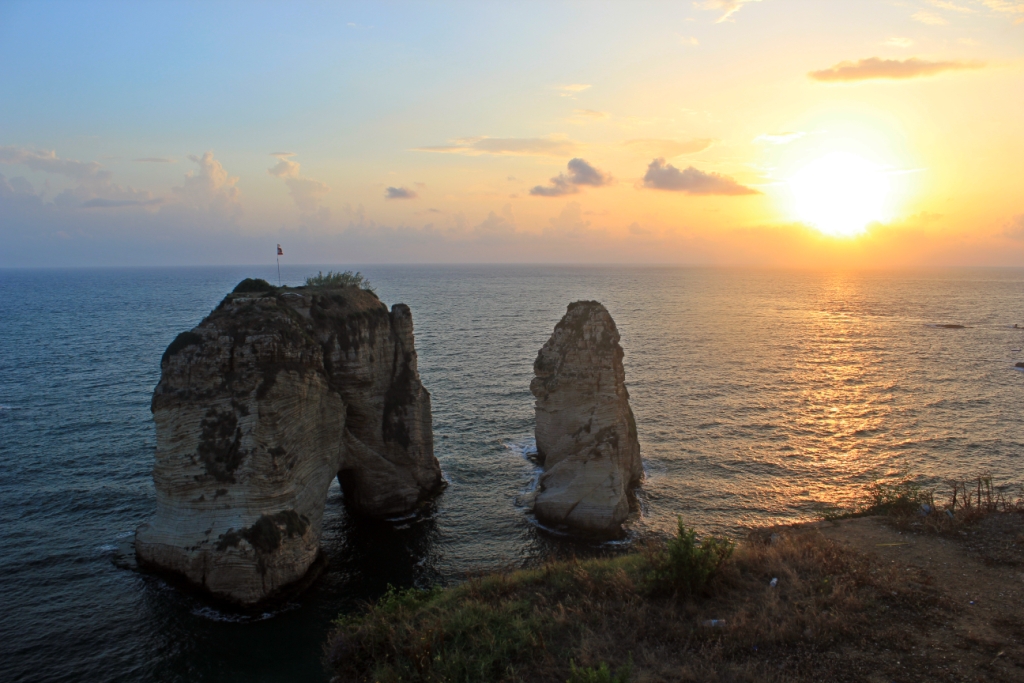 Beirut Raouche Rocks